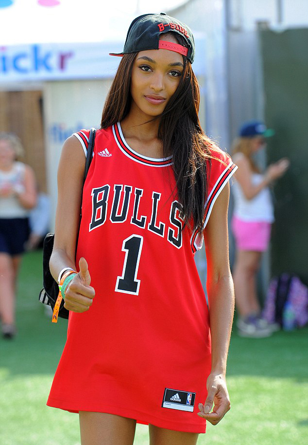 Wireless; What to Wear to the Festival of the Summer